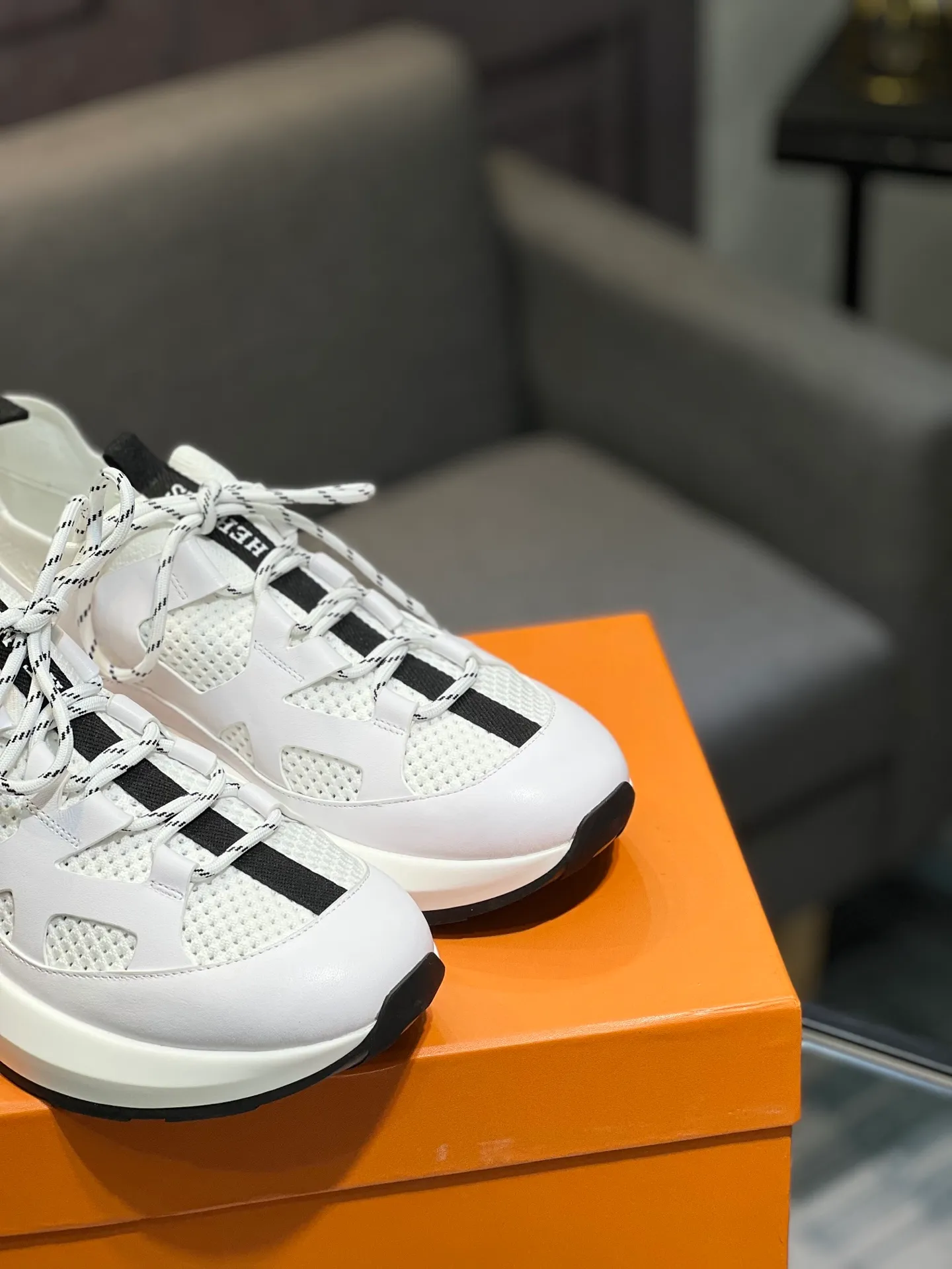 💰¥720 HERMES Men’s rest sneakers! -High-end quality original casual sports shoes -Upper: high nappa calfskin, forging technology, knitted fabric, shoe brand webbing, injection molded brand logo -Inner: foot pad; water-dyed cowhide -Outsole: ultra-light TPU·rubber; two-color molded outsole -Ultra-high quality control·fine workmanship: highlighted (high-end·luxury·grade) Size: 38-44 (45 46 customized)